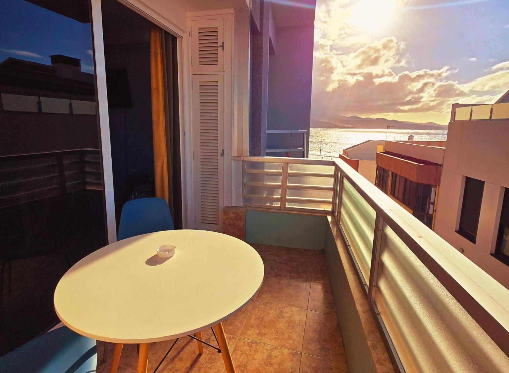Casita Canaria Playa Beachfront Access & Lateral Ocean View With Terrace 라스팔마스 외부 사진
